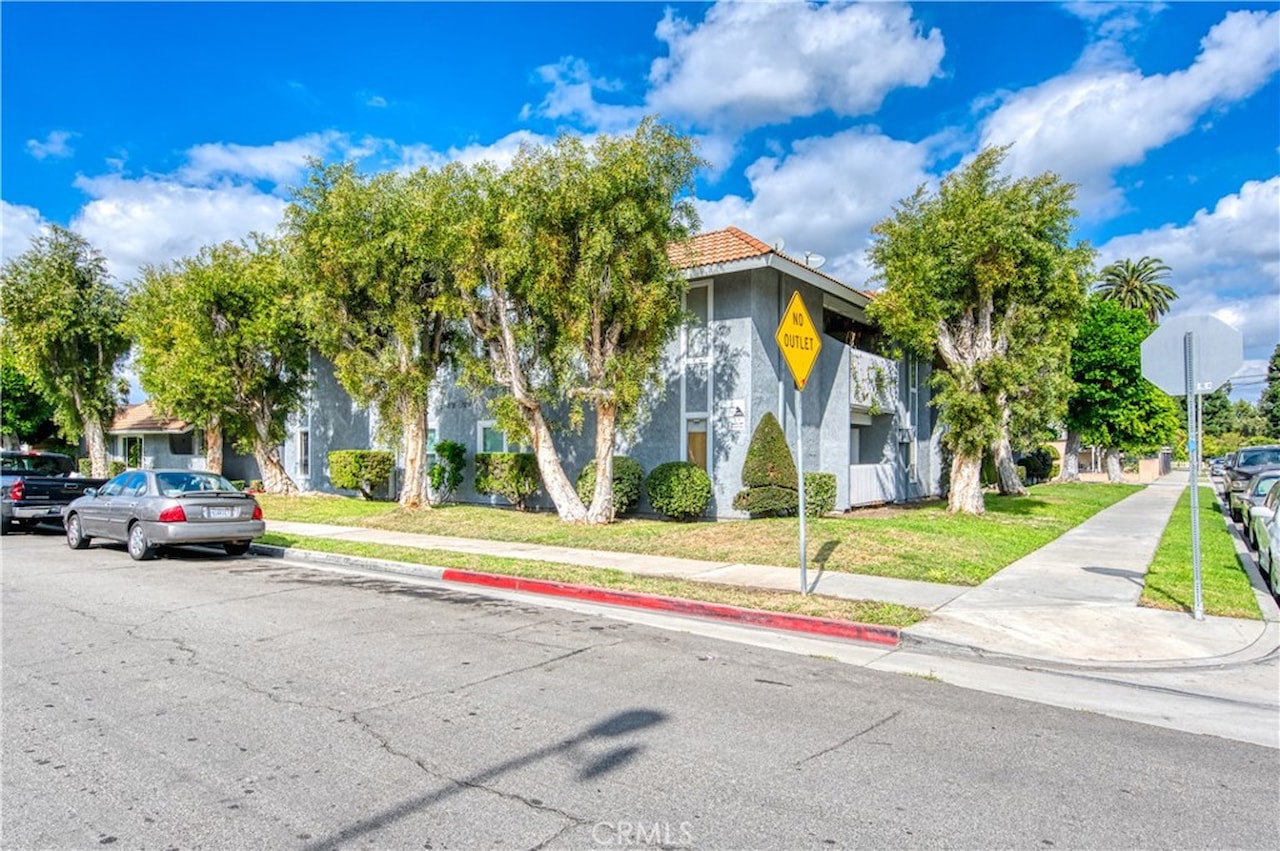 1201 W Diamond St, Anaheim, CA 92801 MLS NP23203627 multifamily