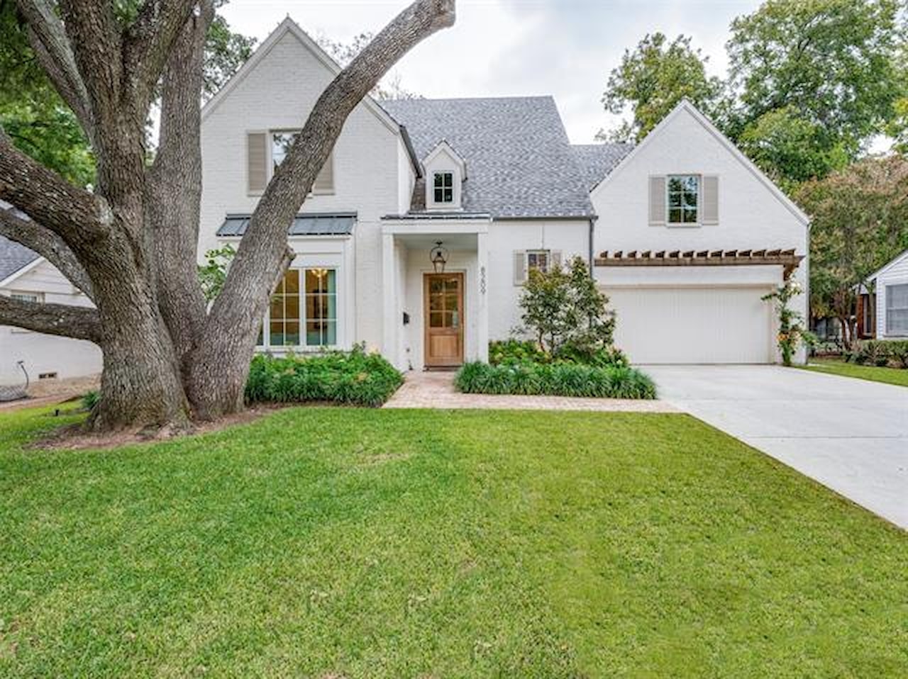 Taj Mahal Quartzite: Tour of East Texas Home 