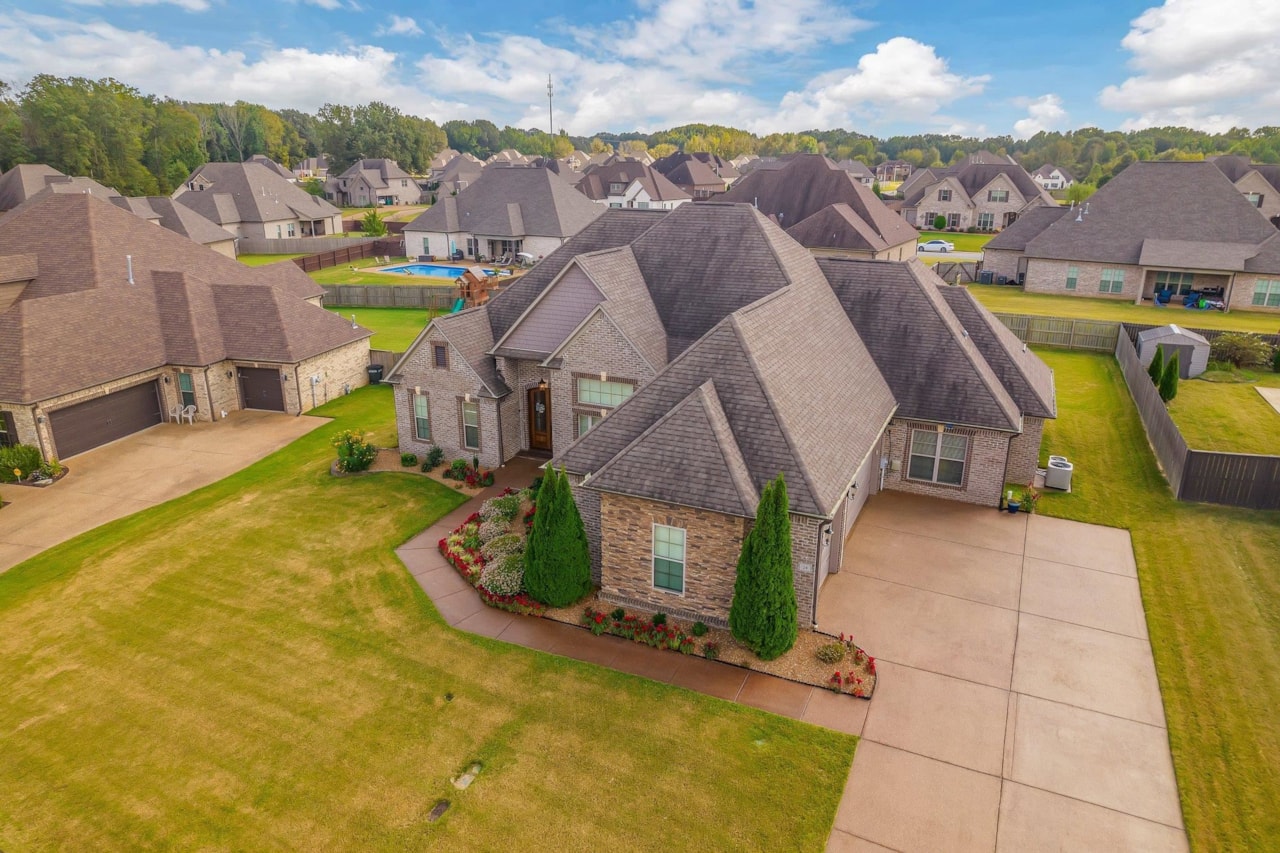 24 Highleadon Cove Jackson, TN 38305 MLS 234195