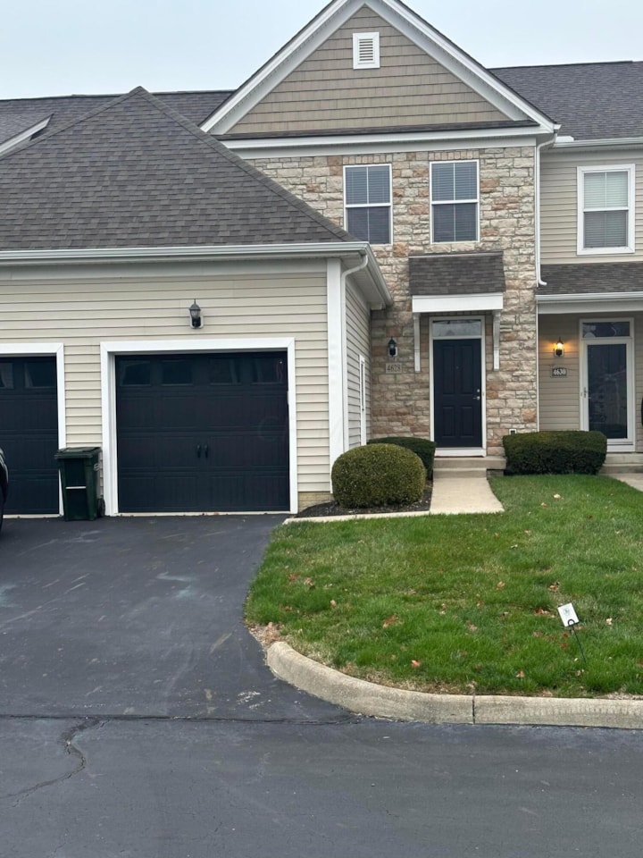 For Sale 374,000 A condo for sale for sale at 4628 Oracle Lane