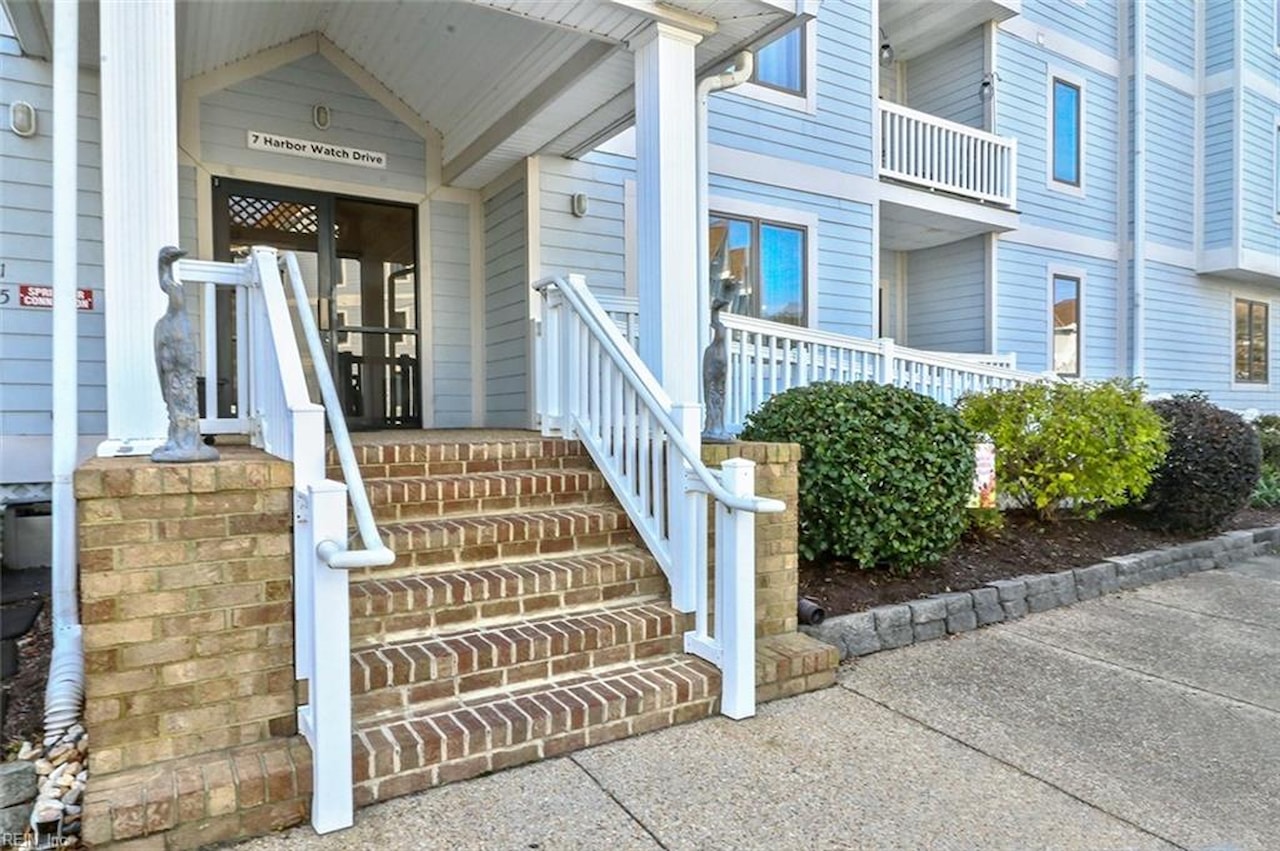 7 Harbor Watch Dr 203 Chesapeake, VA 23320 MLS 10509810
