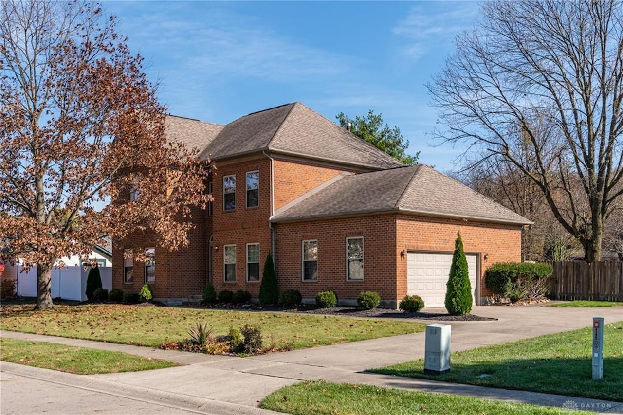 702 Sunnymead Drive Fairborn, OH 45324 MLS 899674