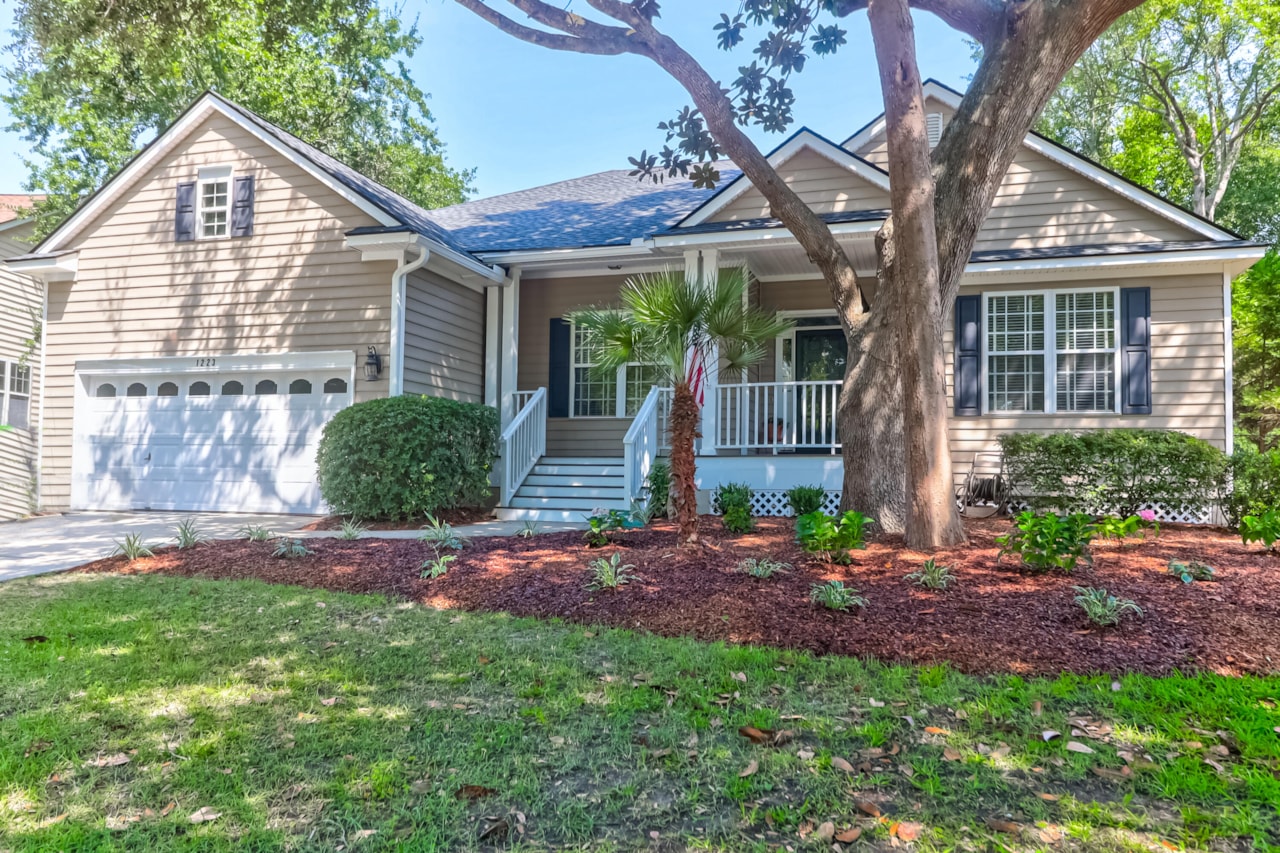 Home For Sale in Seaside Farms Mount Pleasant Charleston. 1223 Palmetto