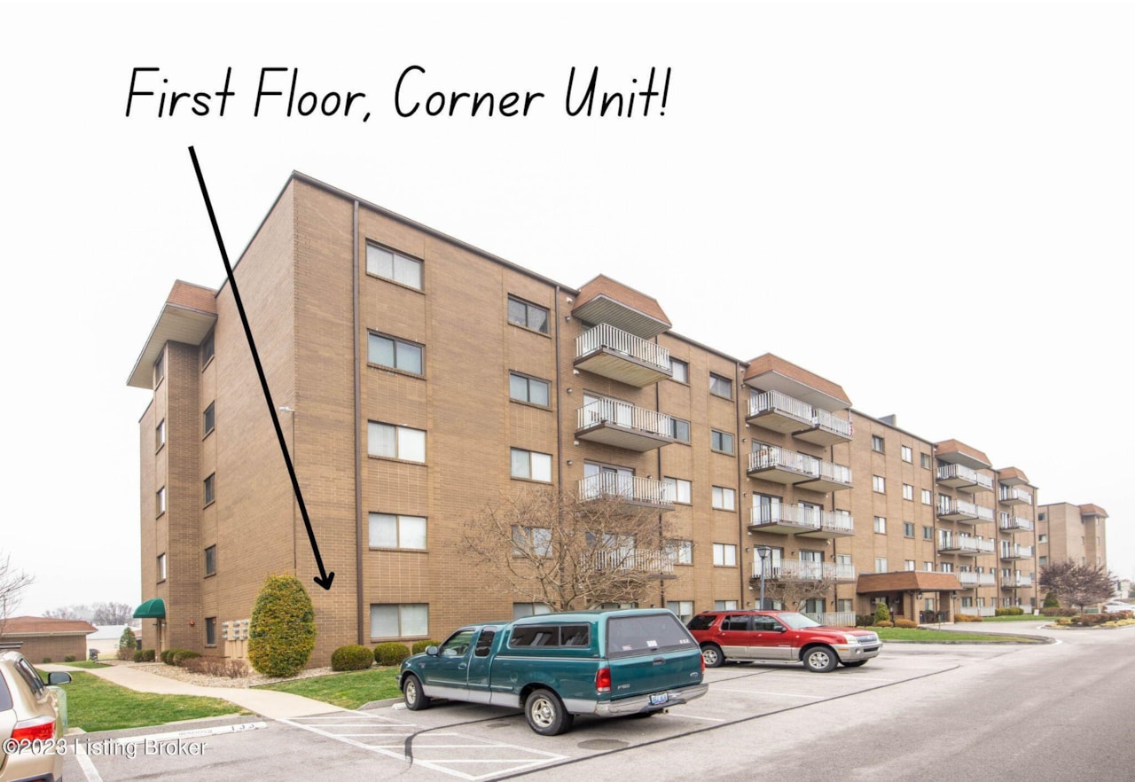 3030 Breckenridge Ln 114 Louisville, KY 40220 MLS 1647392