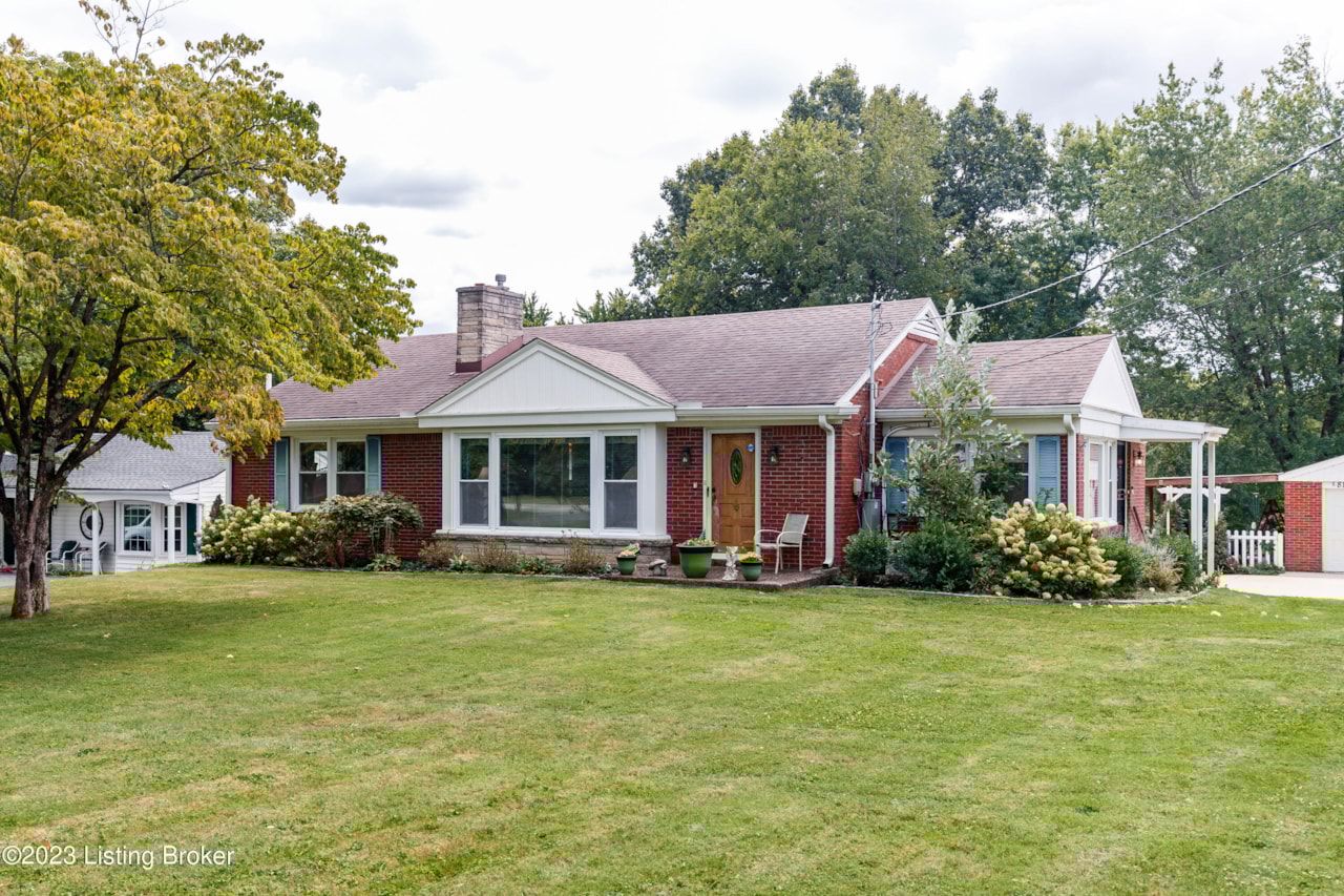 8108 Watterson Trl Louisville, KY 40299 MLS 1645089