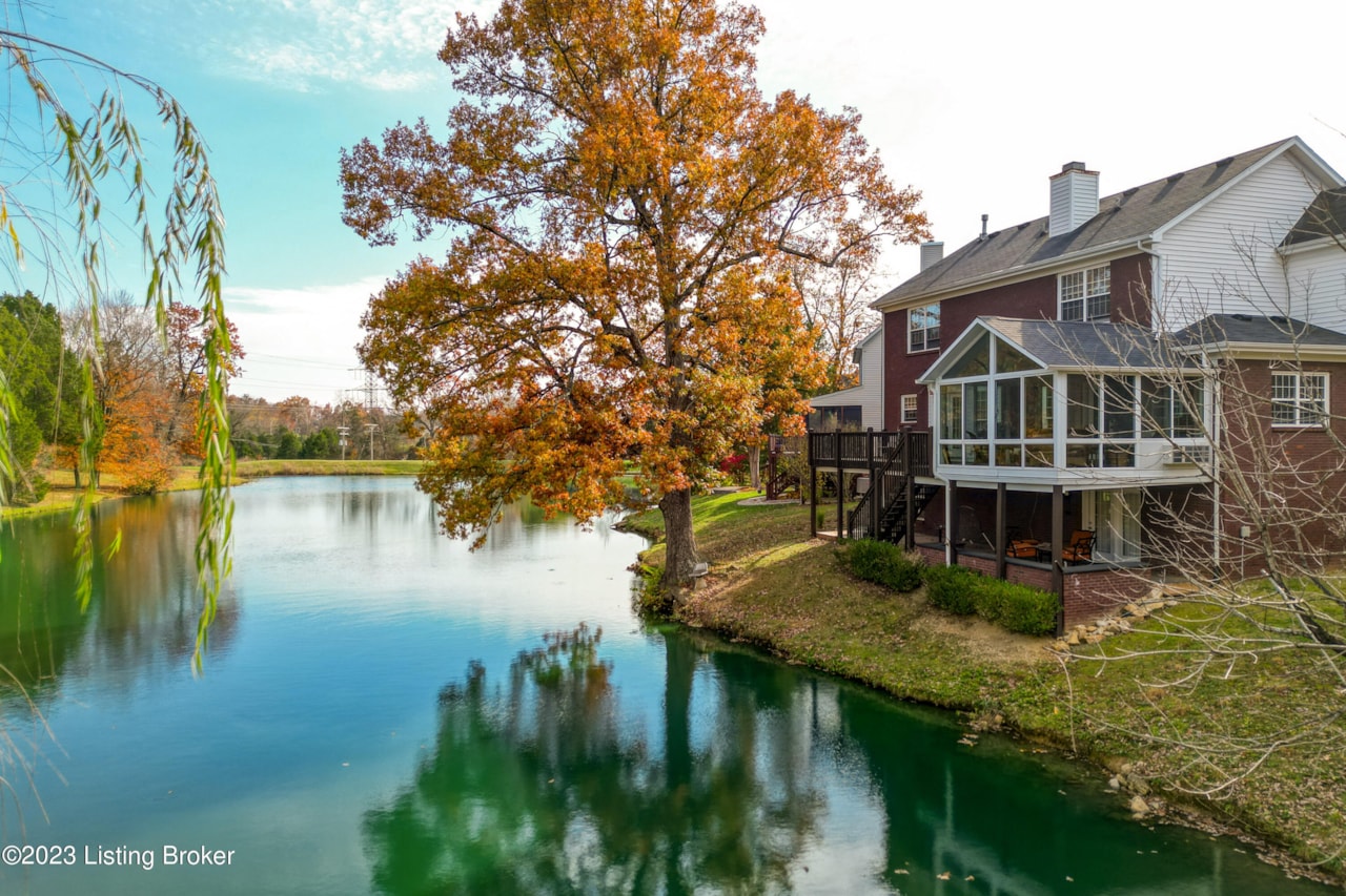 4415 Stone Lakes Dr Louisville, KY 40299 MLS 1649769