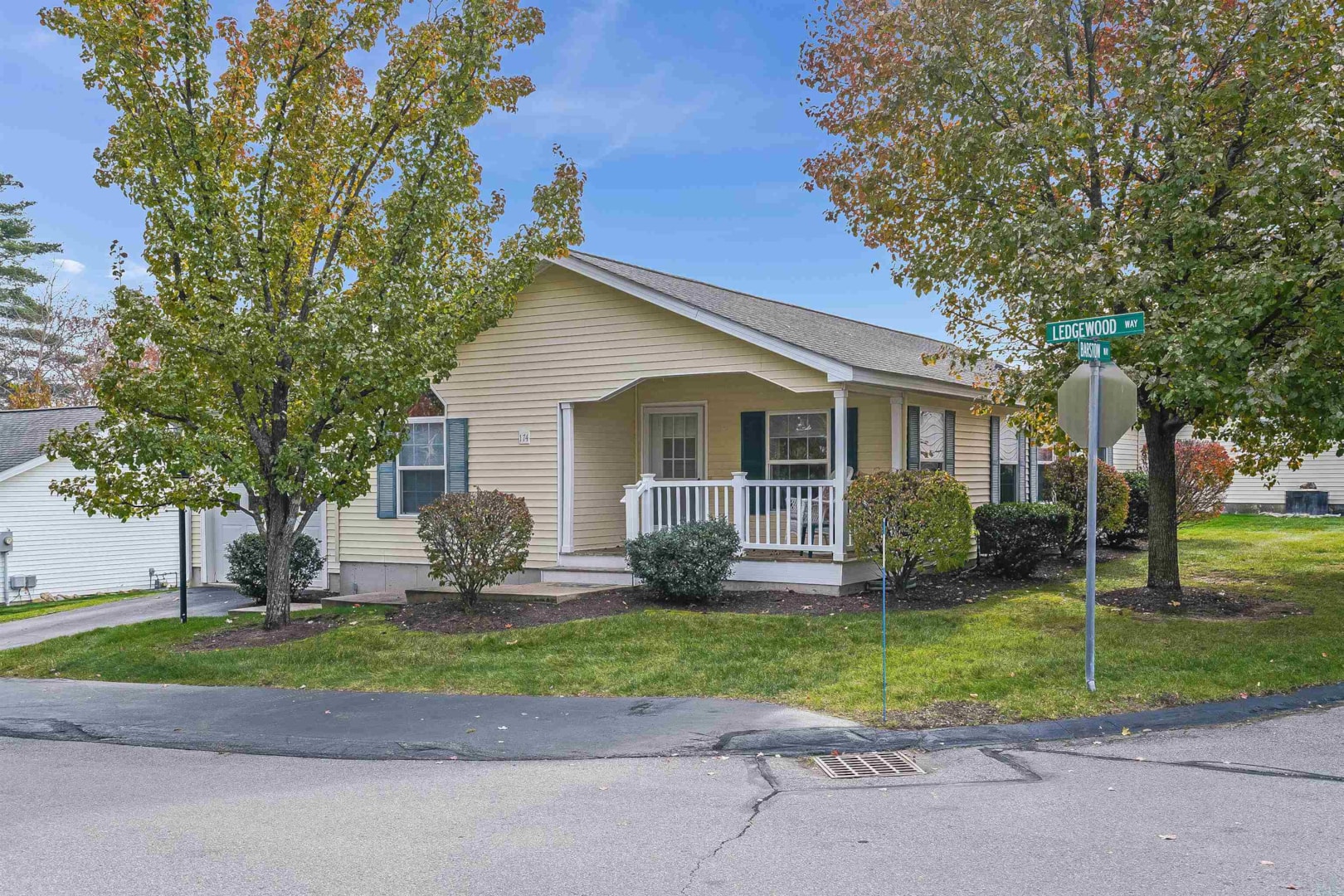 174 Ledgewood Way Manchester 03104 NH home for sale 259,900 4978136