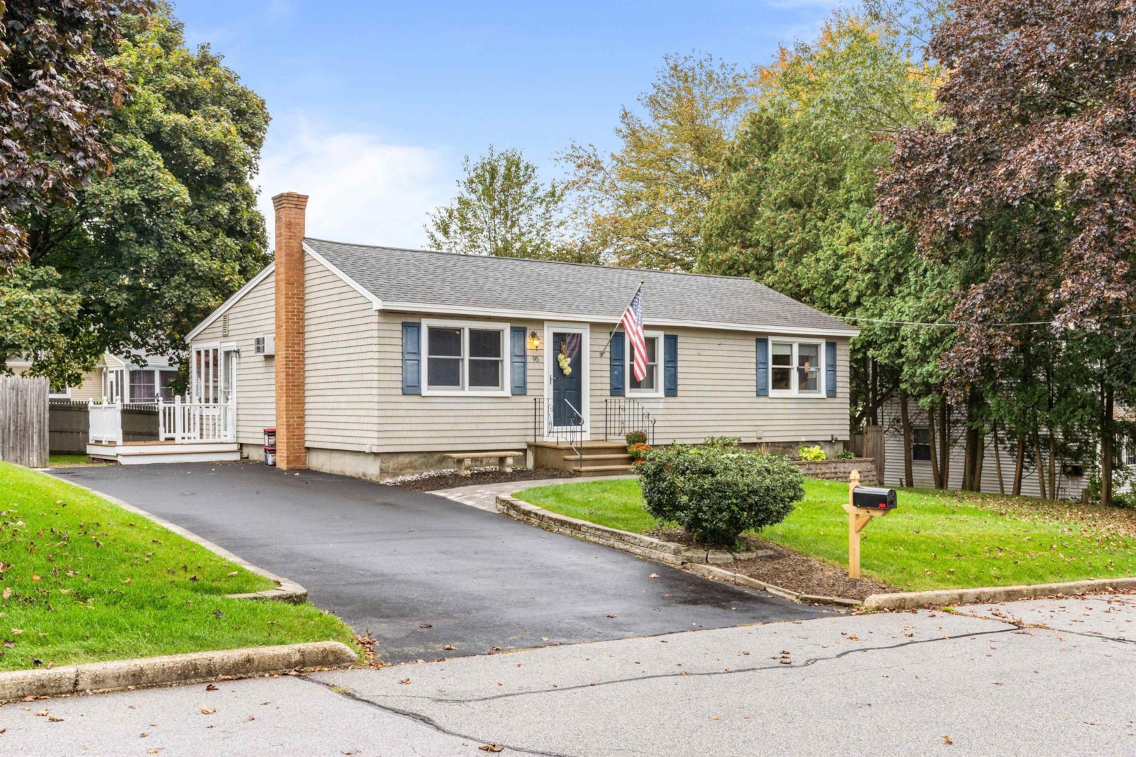 95 Green Acres Dr Manchester 03109 NH home for sale 429,000 4973676