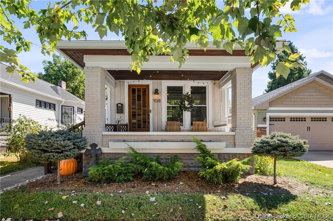 938 E Maple St Jeffersonville, IN 47130 MLS 2023010894