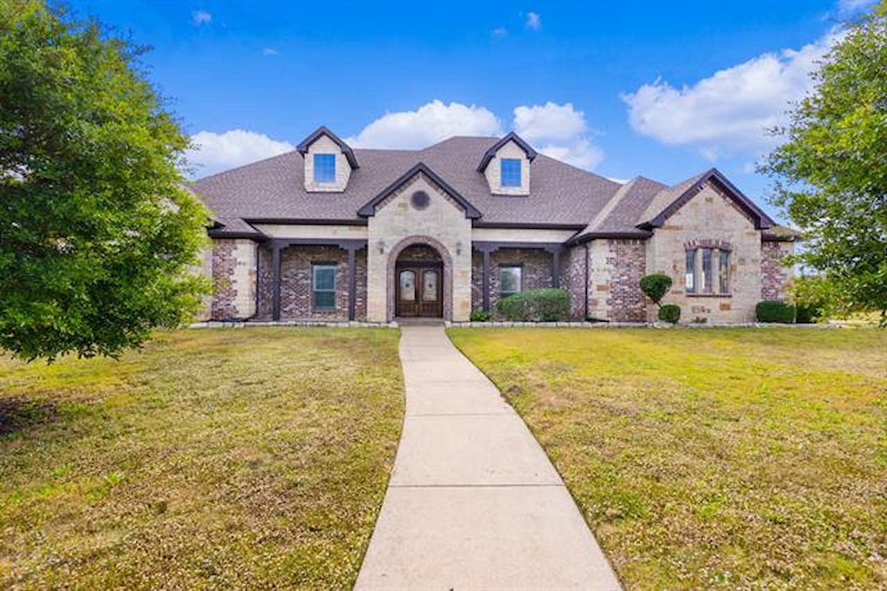 8620 Glenmoray Drive Ovilla, TX 75154 MLS 20463368