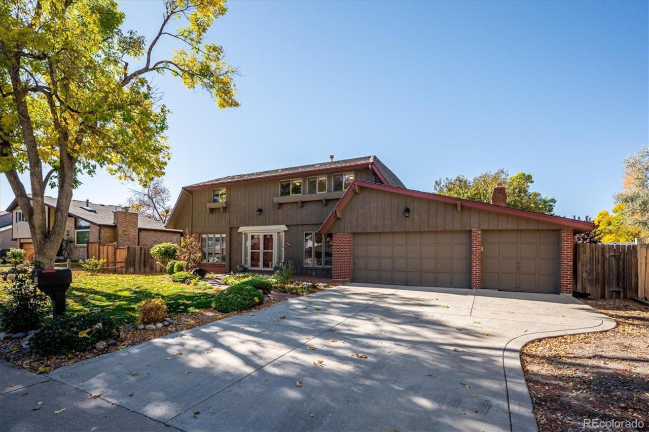 7459 S Depew St Columbine Knolls Beautiful 4 bedroom/3 bath home in