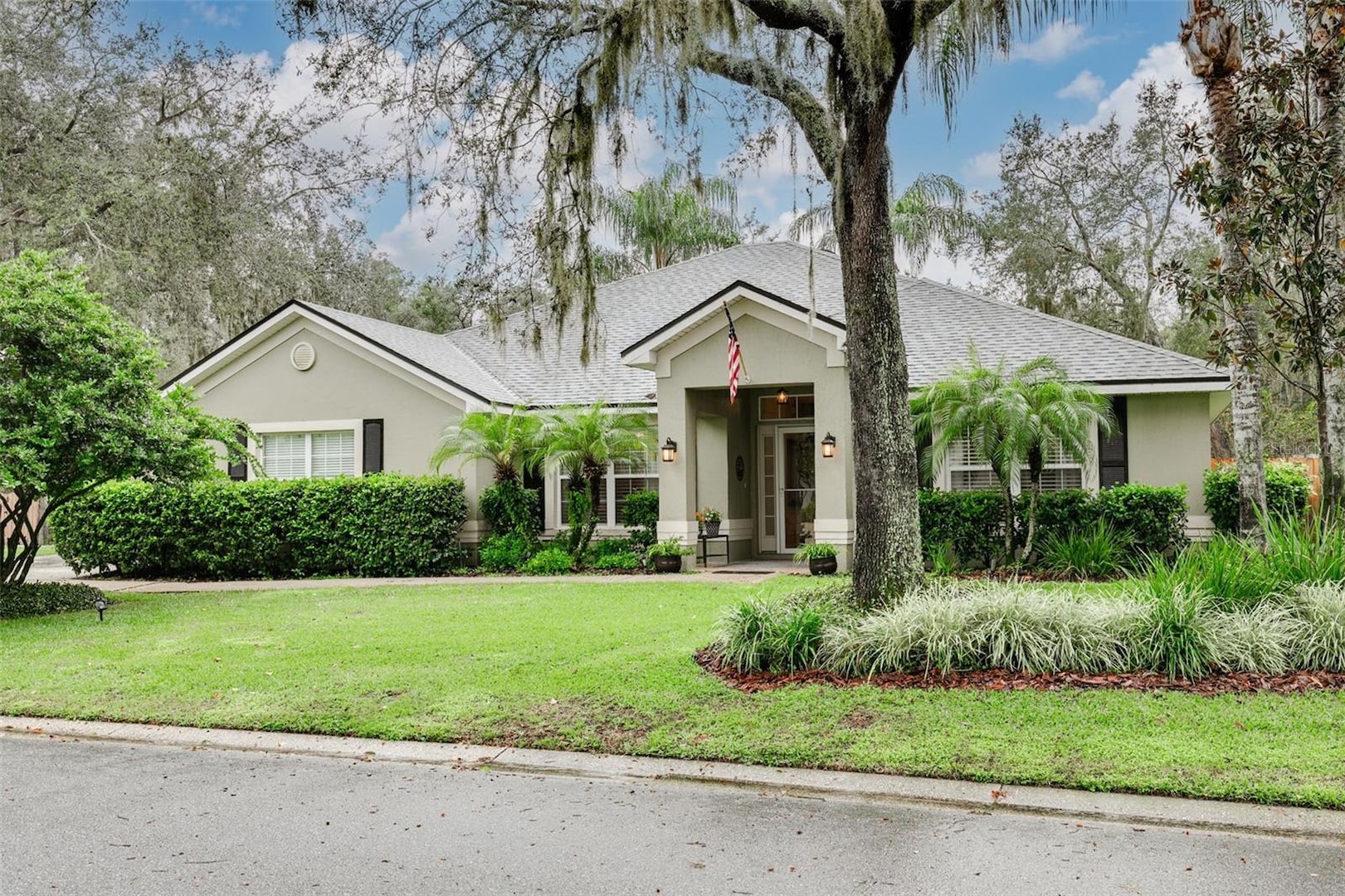 1851 Sherwood Lakes Blvd in Lakeland, FL