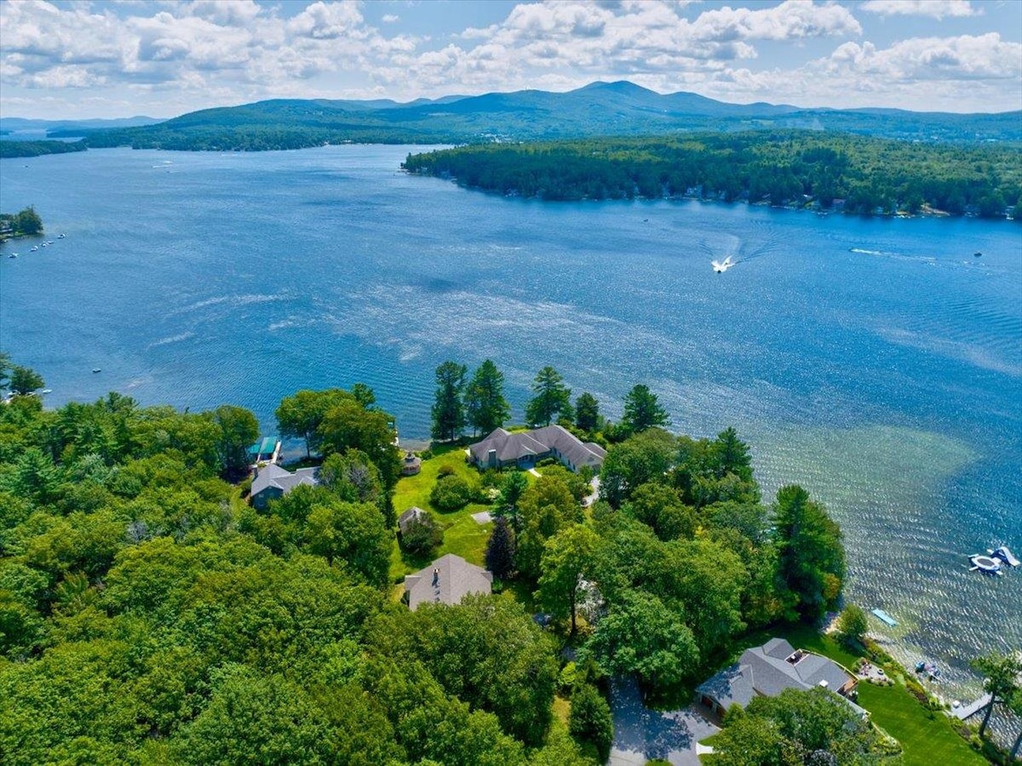 19 Loch Ln Gilford 03249 NH home for sale 8,925,000 4966444