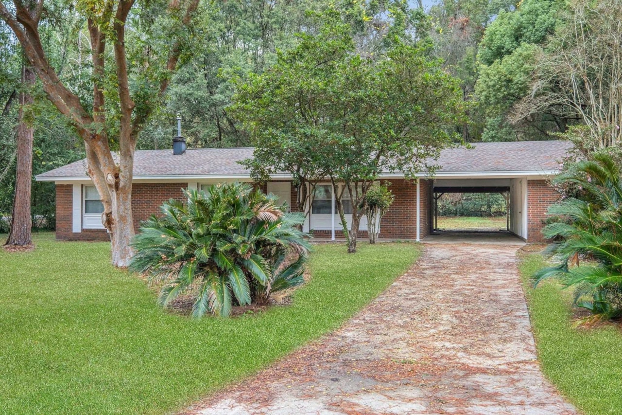 1602 Wekewa Nene Tallahassee, FL 32301 in Indian Head Acres