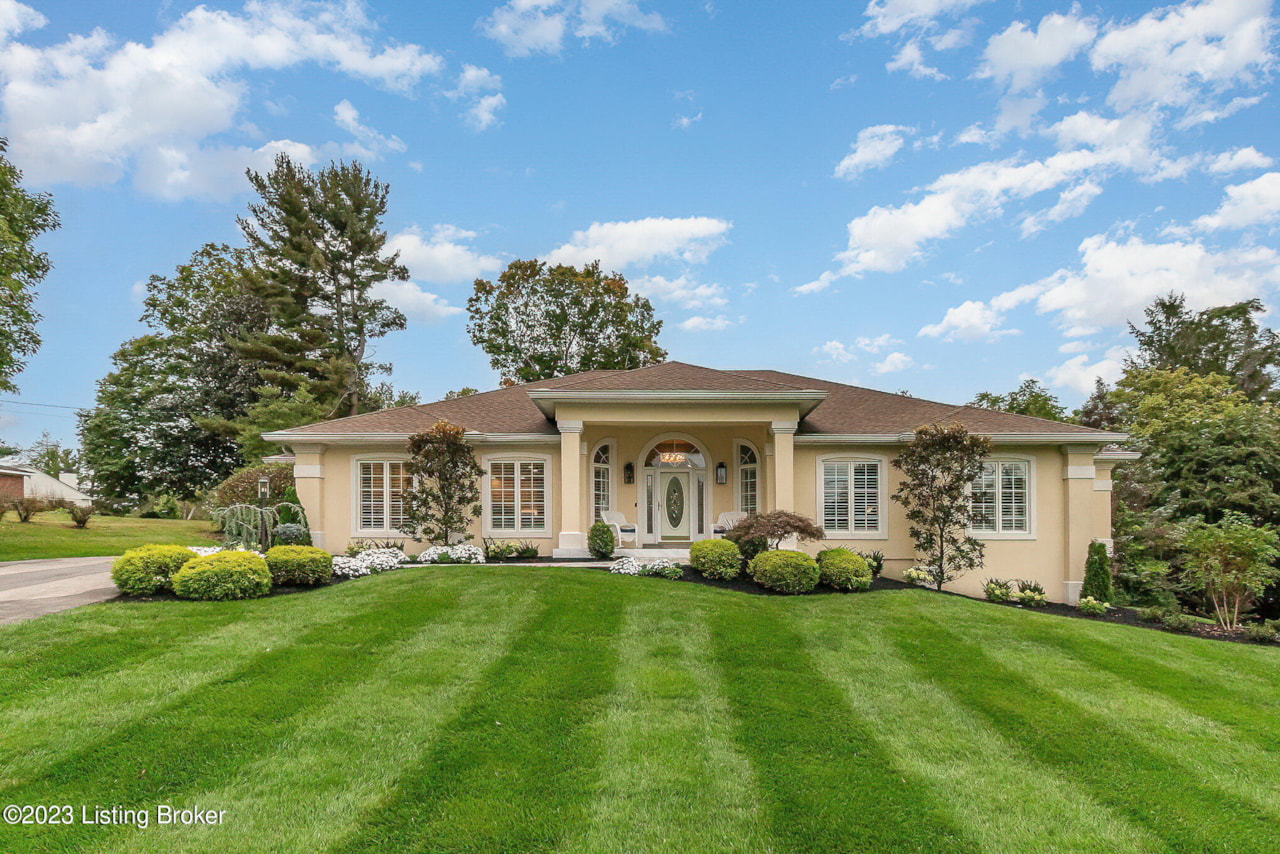 302 Blankenbaker Ln Louisville, KY 40207 MLS 1650426