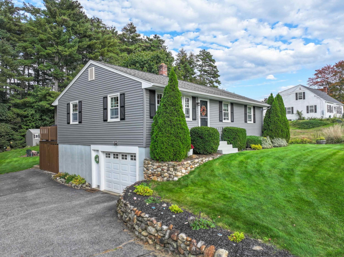 1005 Goffstown Rd Manchester 03102 NH home for sale 410,000 4974781