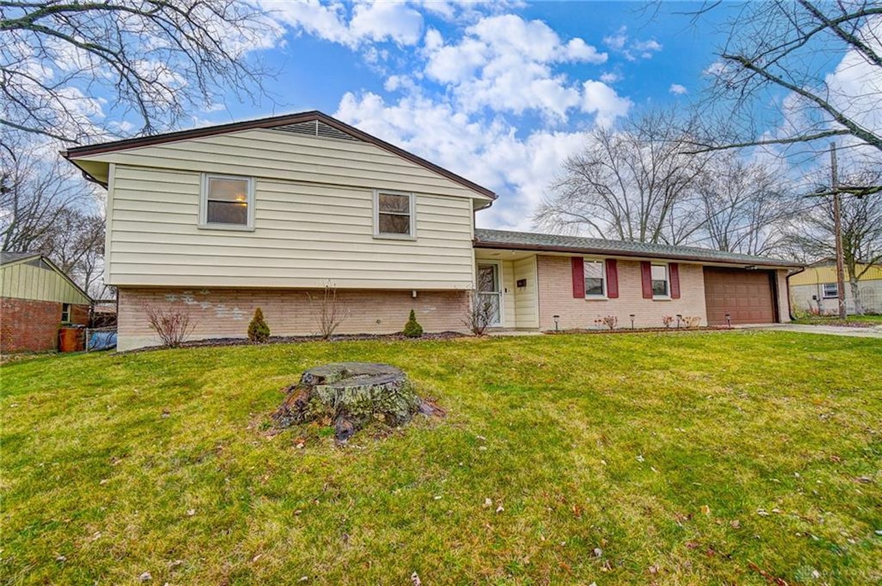 4328 Skylark Drive Englewood, OH 45322 MLS 901339