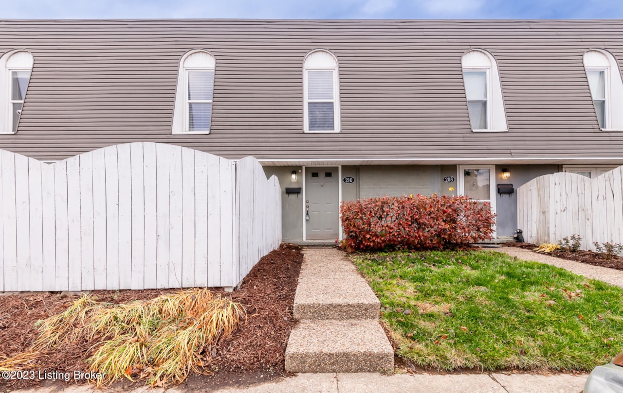 210 Lafontenay Ct, Louisville, KY 40223 Shelby Crossing 139,500