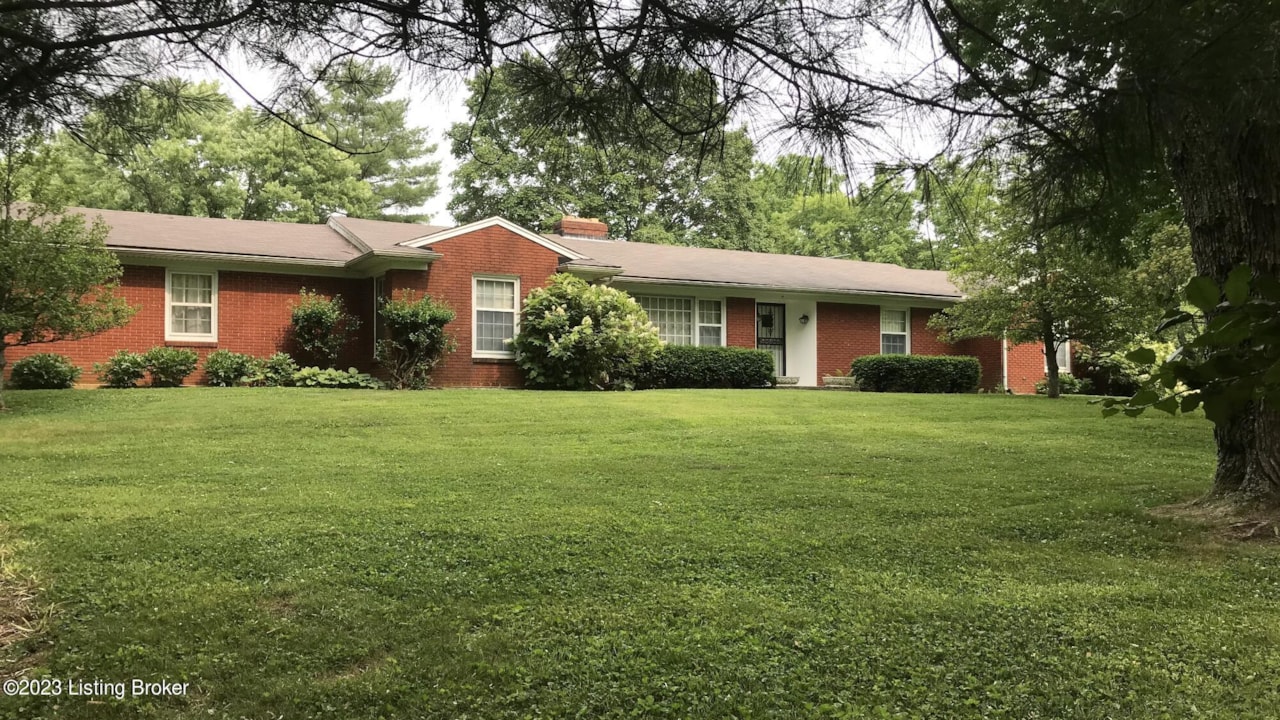 1115 Cedar Point Rd La Grange, KY 40031 MLS 1651161