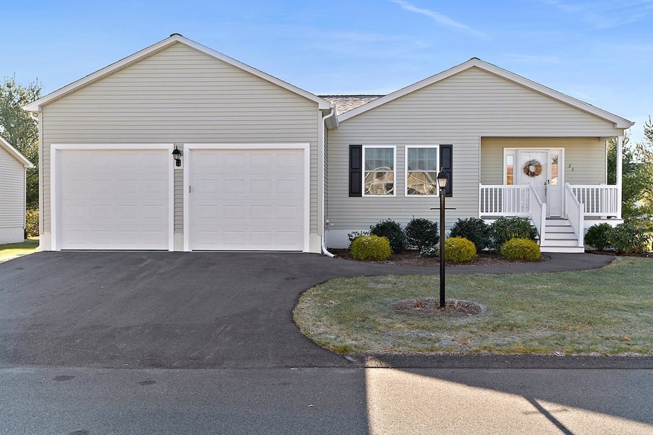 Stone Meadow Bridgewater, 23 Edgestone Drive, MA, home for sale, MLS