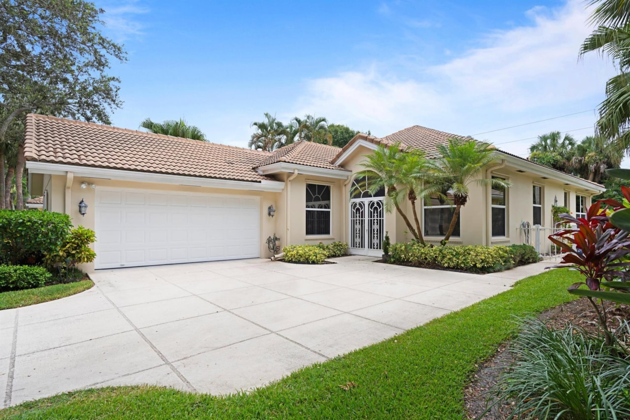 New property for sale at 154 E Hampton Way Jupiter for sale in Hamptons