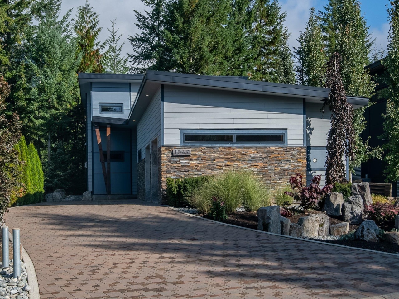 1047 MADELEY PLACE, Whistler