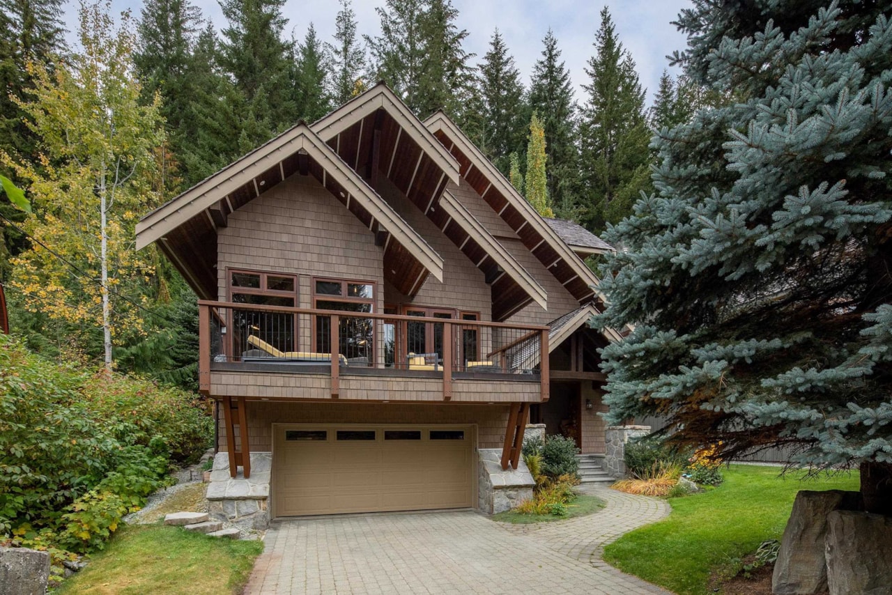 8322 VALLEY DRIVE, Whistler