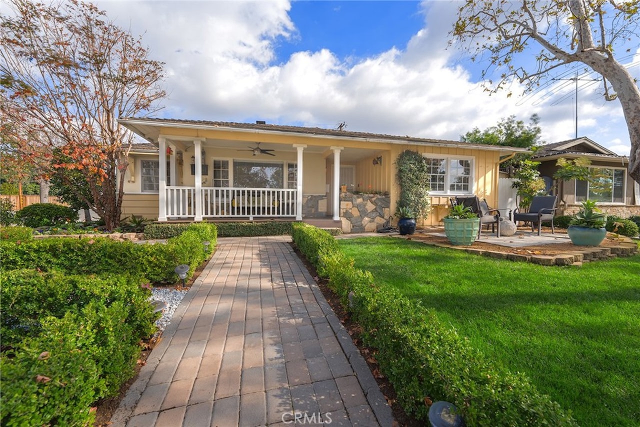 191 N Maplewood St, Orange, CA 92866 MLS PW23223521 home for sale