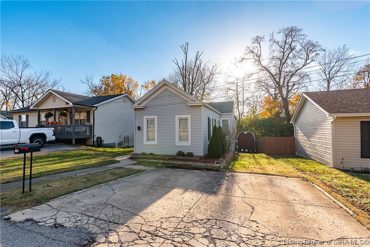 1507 Beech St New Albany, IN 47150 MLS 2023011629