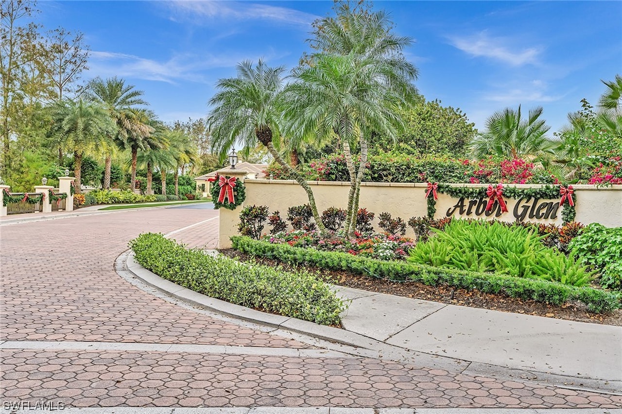 6676 Glen Arbor Way Naples, FL 34119 MLS 223090548