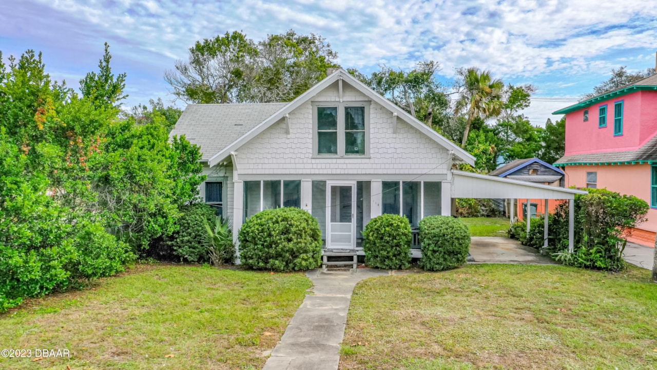 114 N Halifax Ave Daytona Beach, FL 32118 MLS 1117055