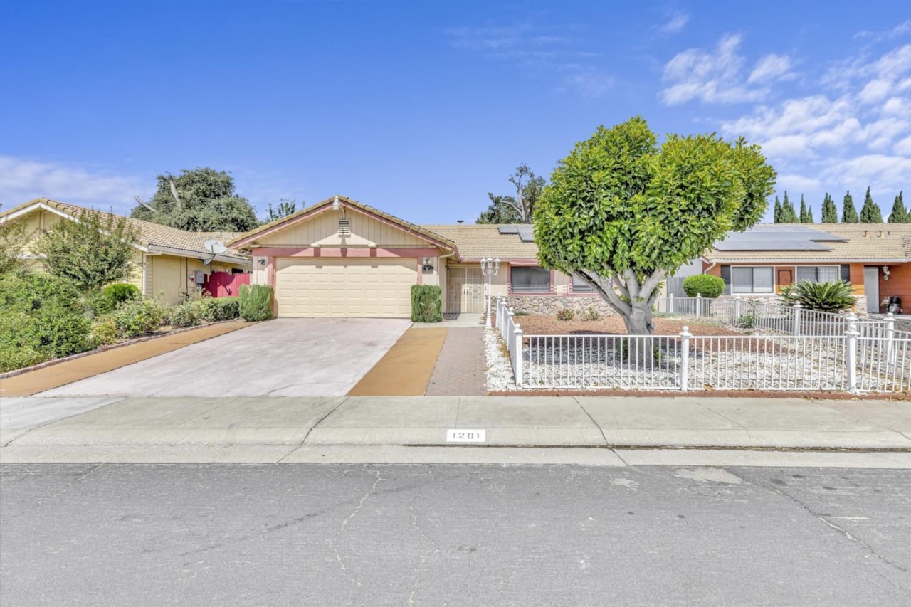 1201 Summerview Drive Stockton, CA 95210 MLS 223090109