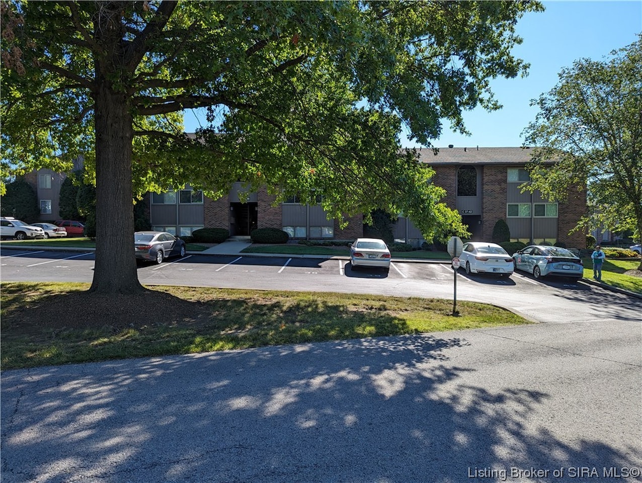 34 Lakeshore Dr Clarksville, IN 47129 MLS 2023010104