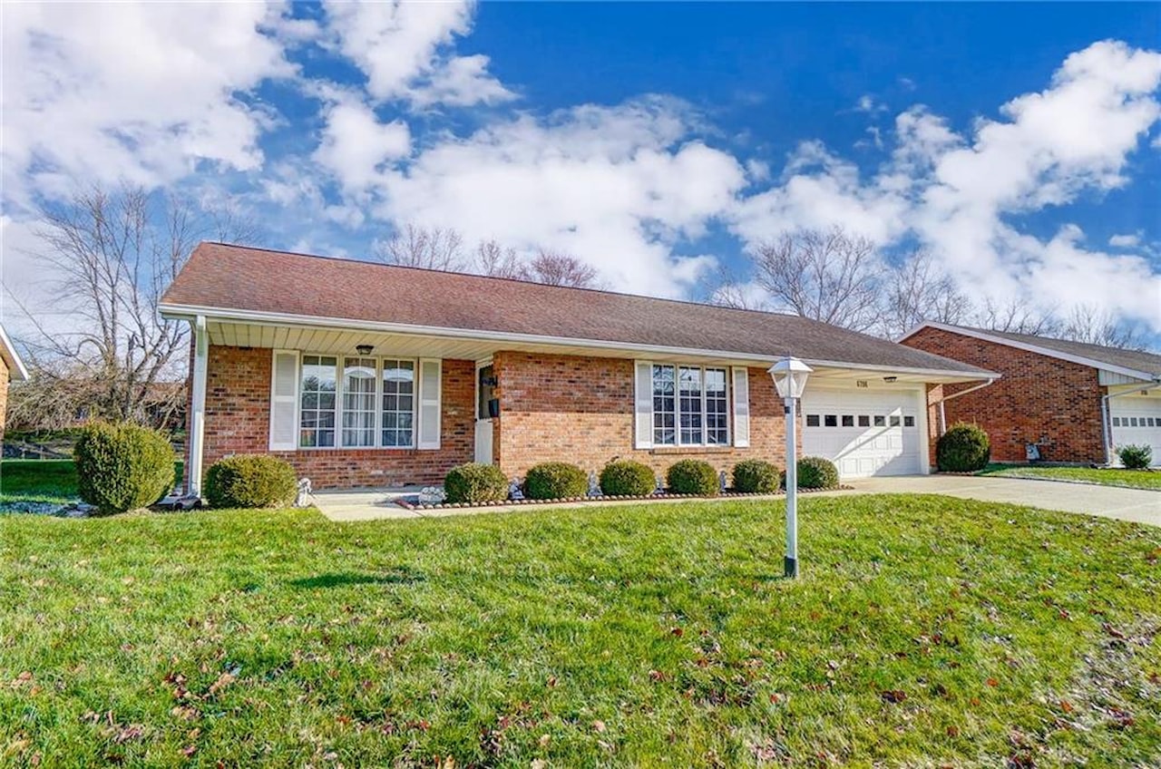 6796 Willow Creek Drive Dayton, OH 45424 MLS 902025