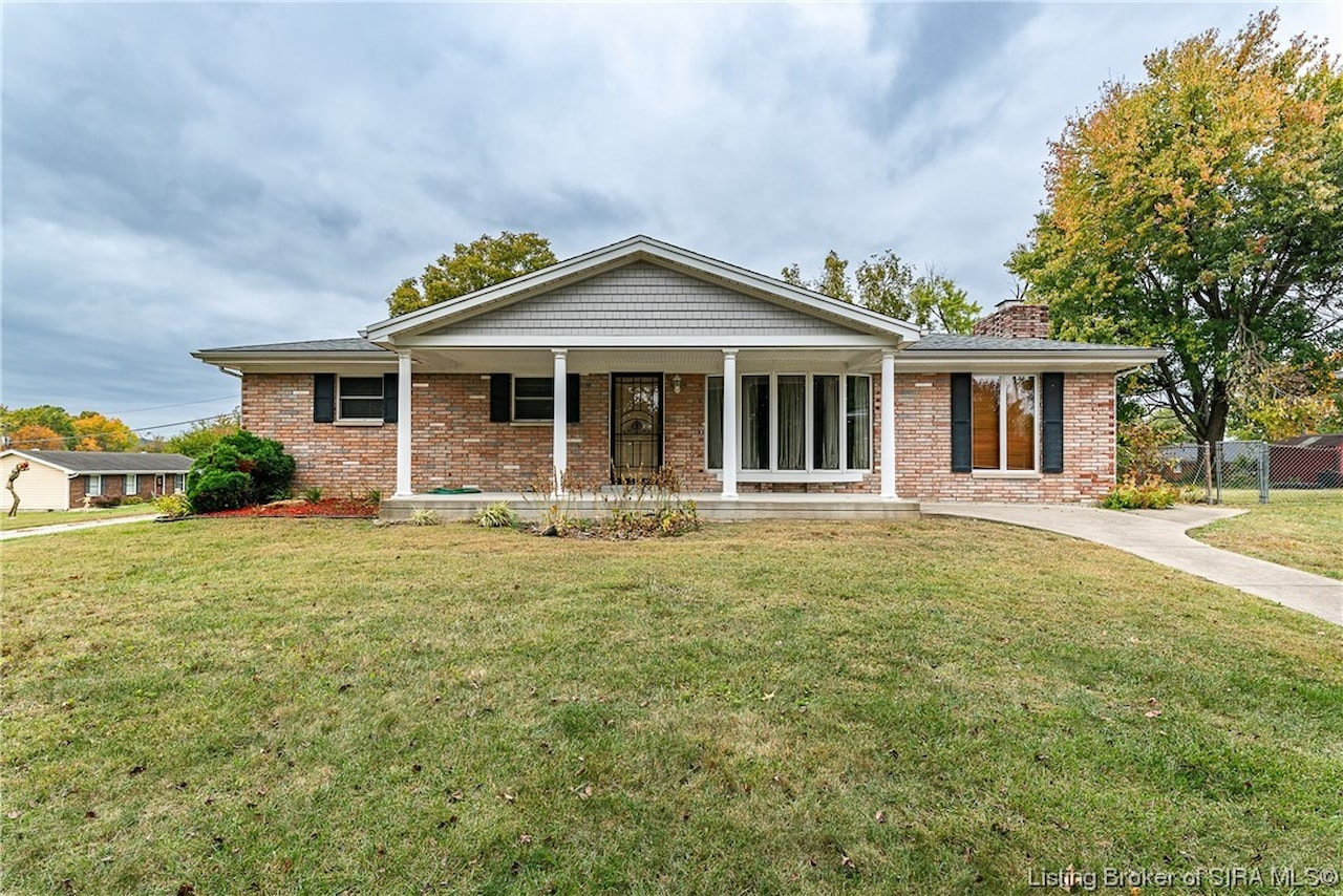 646 Pennsylvania Ave Sellersburg, IN 47172 MLS 2023011308