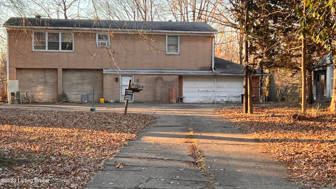 home for sale at 4206 Dover Rd Louisville KY 40216 MLS 1651695
