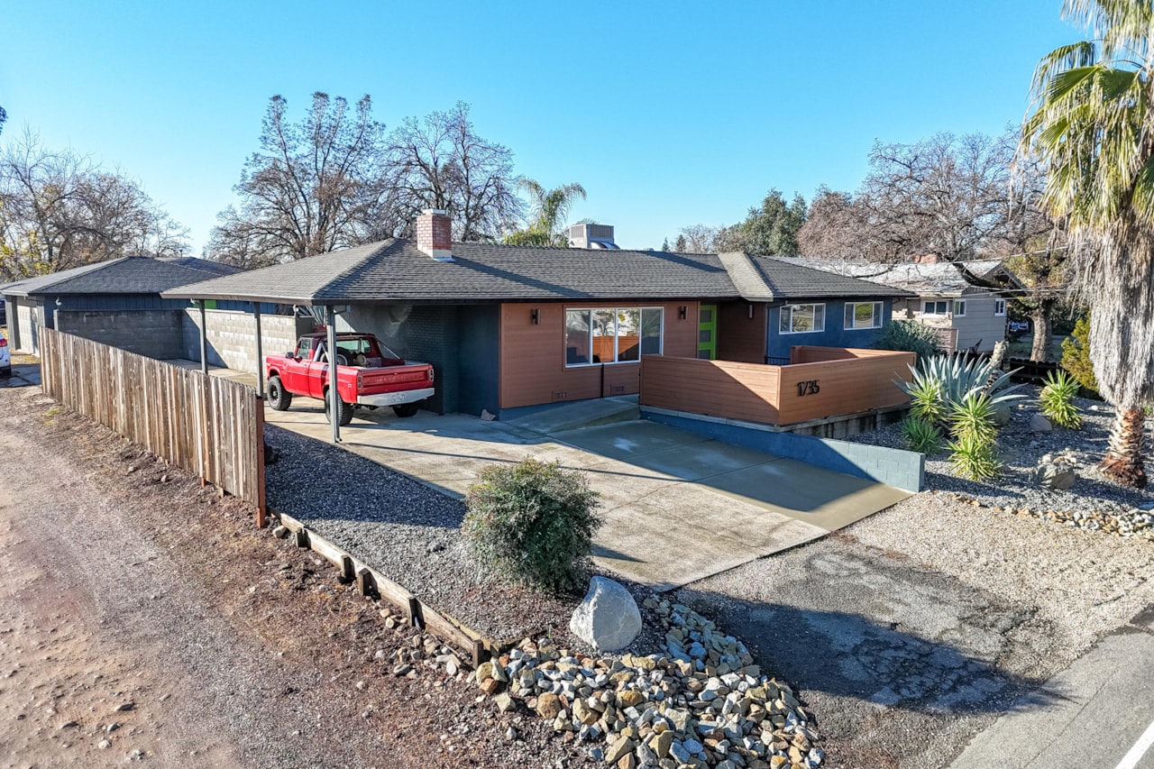 1735 Riviera Dr Redding, CA 96001 MLS 234903
