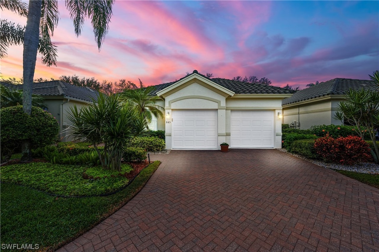 845 Vistana Circle 18 Naples, FL 34119 MLS 223095080