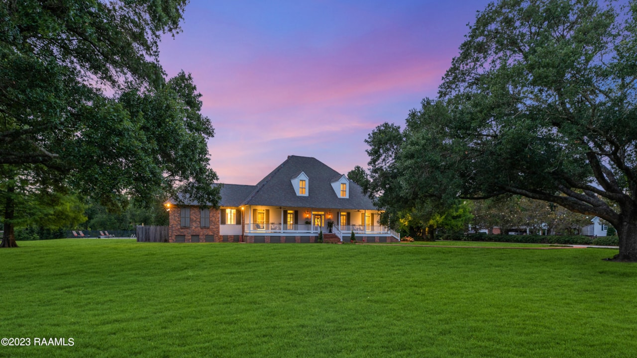 4301 Sugar Oaks Road New Iberia, LA 70563 MLS 23004051