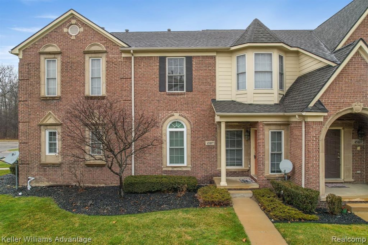 45897 Graystone Ln Canton Twp, MI 48187 condo for sale, MLS20240000279