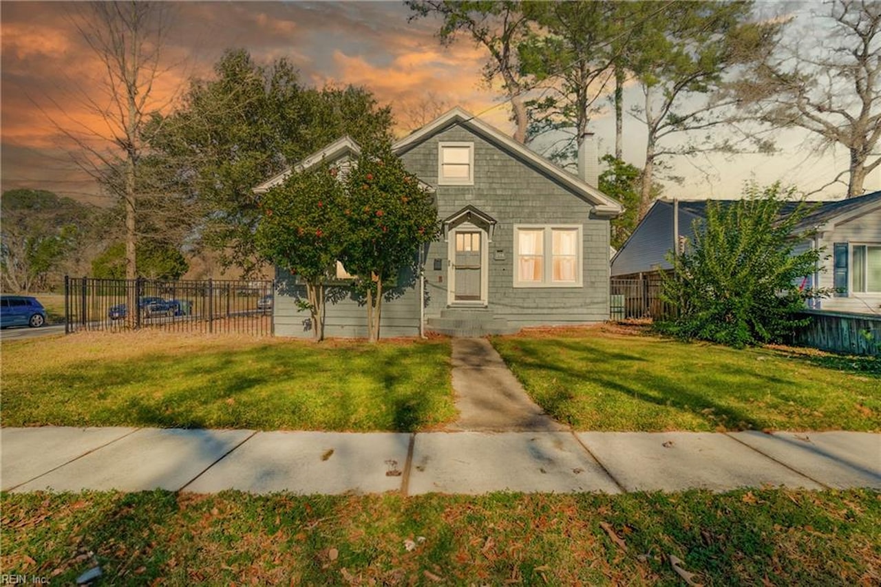 194 W Bay Ave Norfolk, VA 23503 MLS 10516105