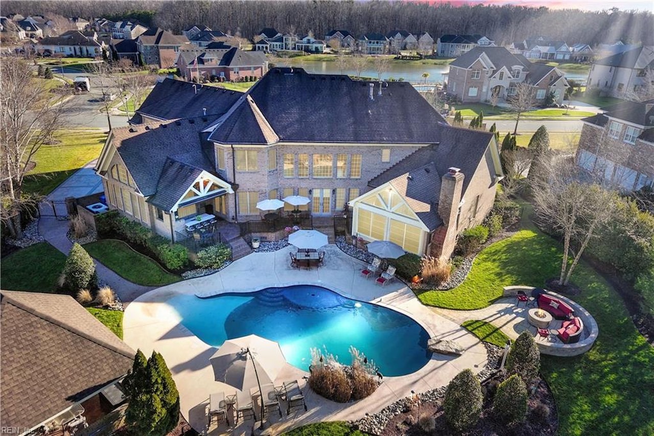 340 Scone Castle Loop Chesapeake, VA 23322 MLS 10516246