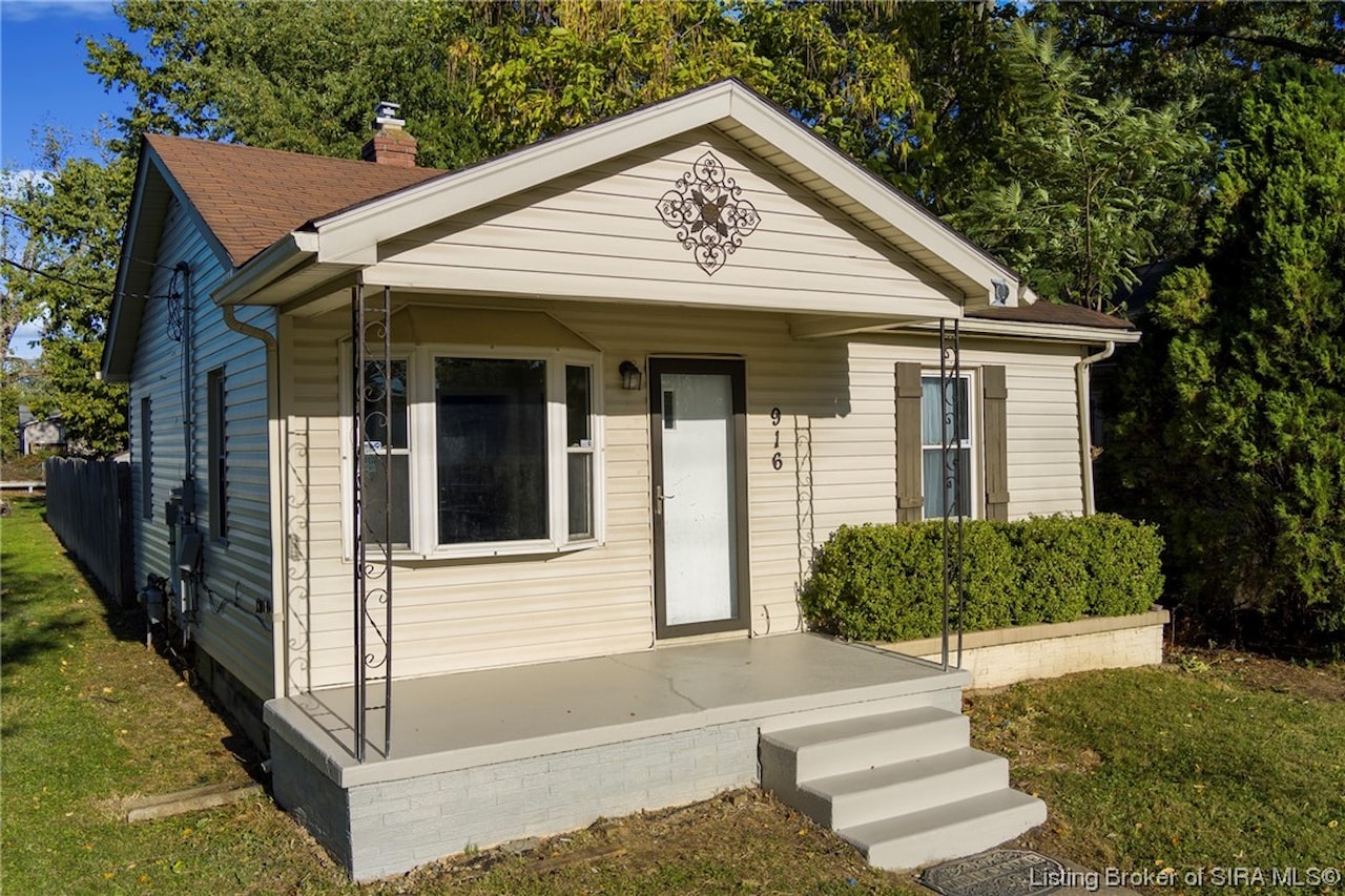 916 Meigs Ave Jeffersonville IN 47130 MLS 2023011269