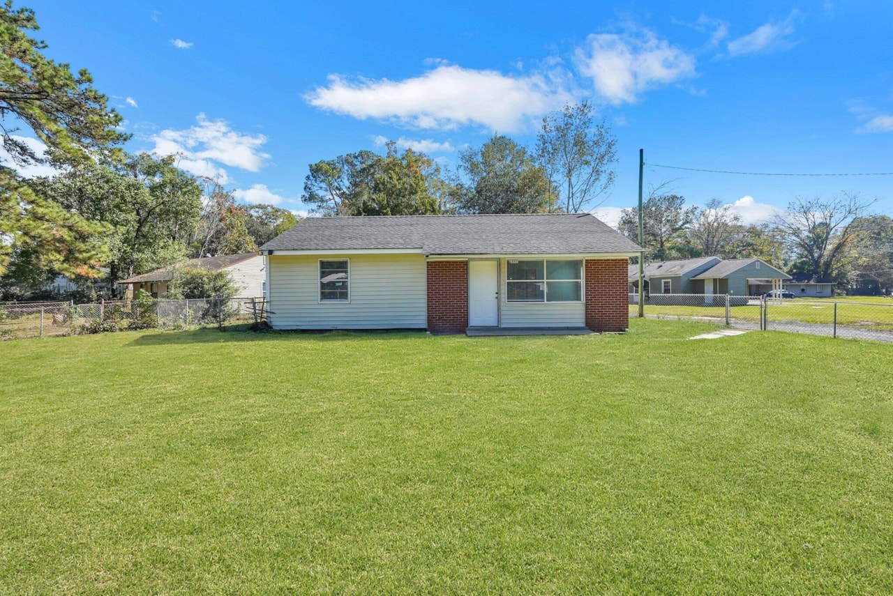 2897 Charlene Drive North Charleston, SC 29405 MLS 23025994