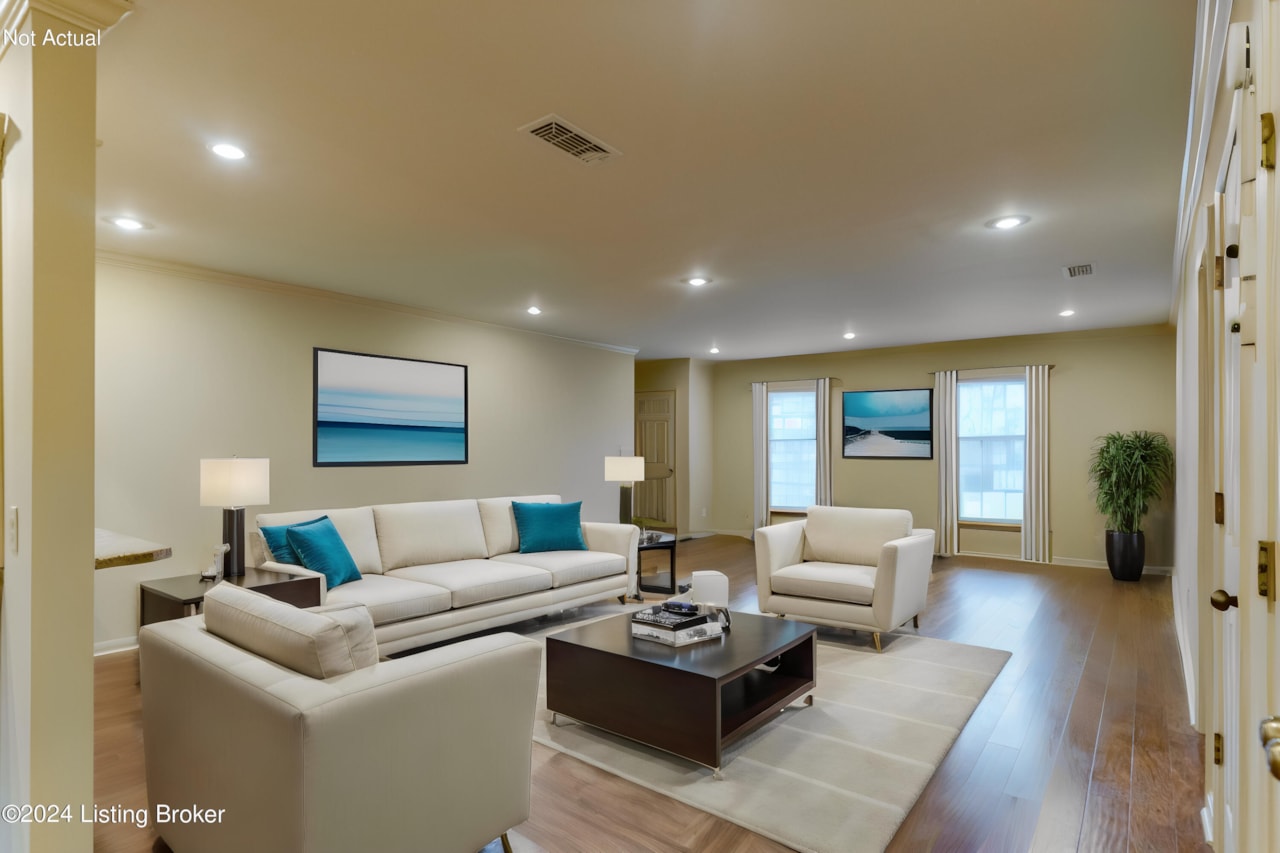 316 Stonehenge Dr 103 Louisville, KY 40207 1653287 Stonehenge