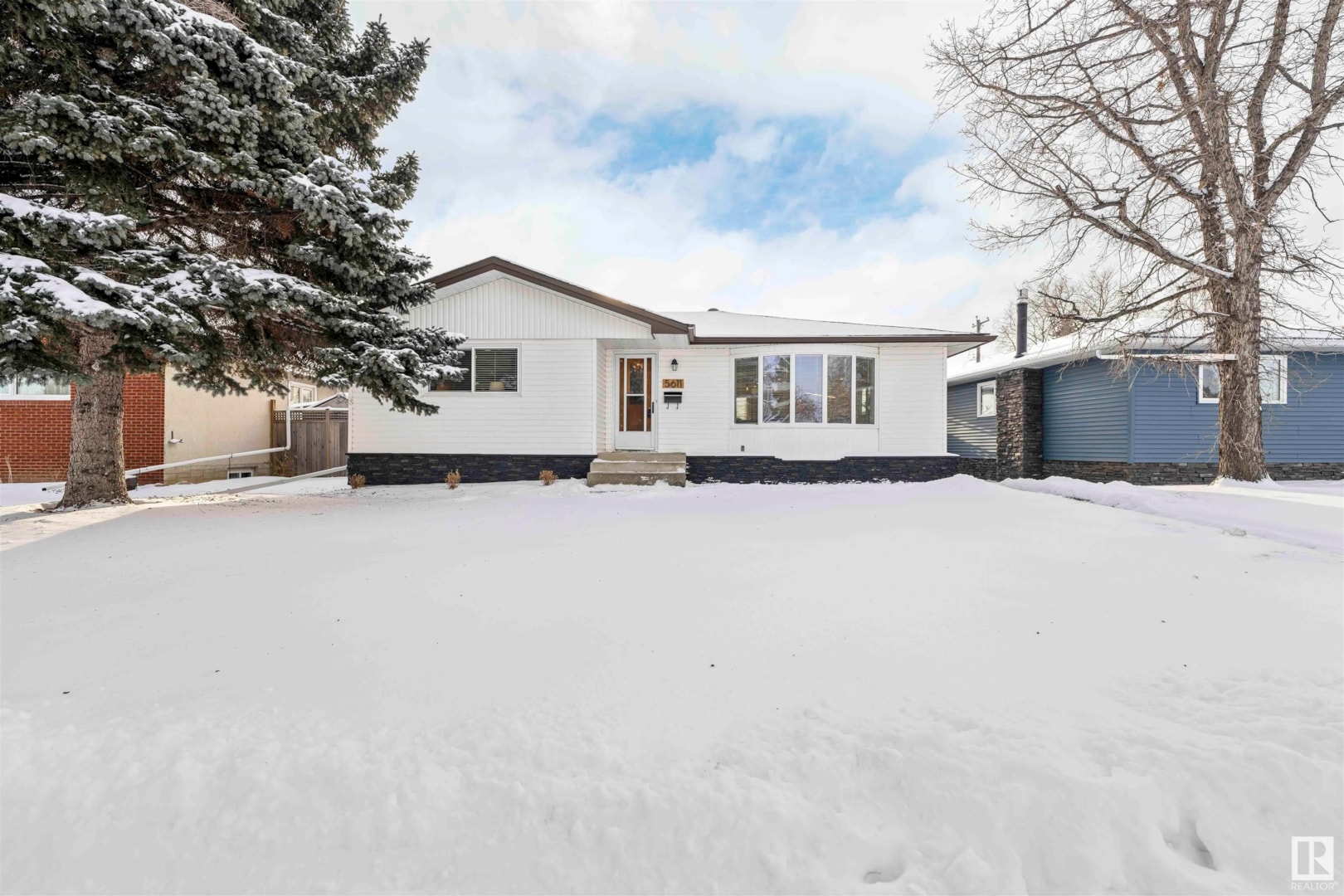 5611 89 Avenue Edmonton, AB T6B 0M8 MLS® E4370907