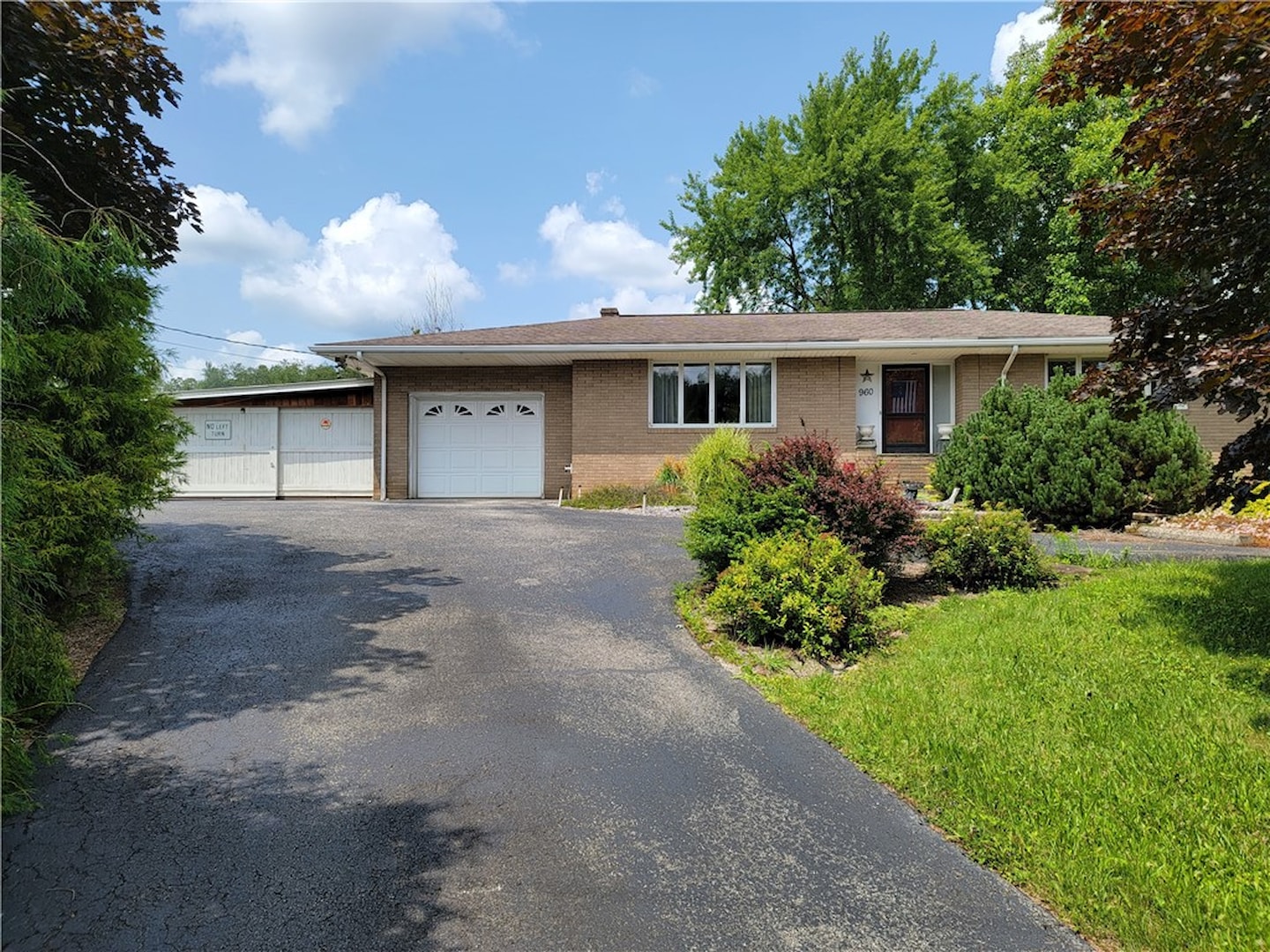 960 Ndustrial Blvd Loyalhanna, PA 15661 MLS 1639096