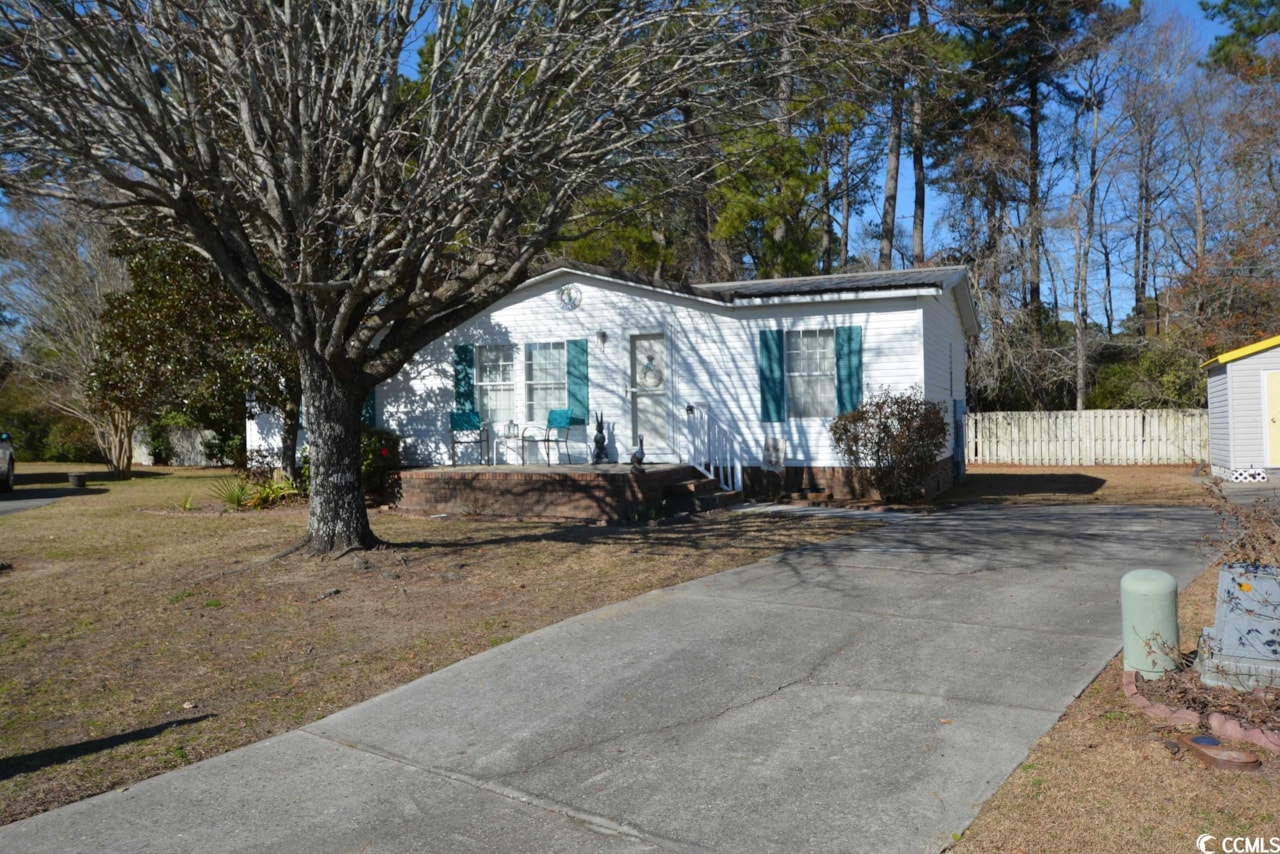 202 Skippers Ct. Little River, SC 29566 MLS 2402328
