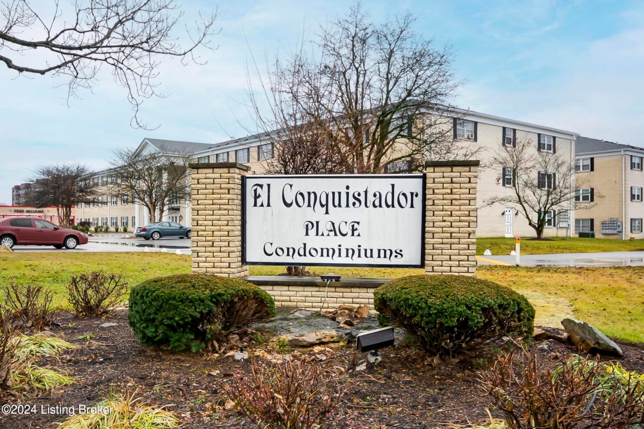 301 El Conquistador Pl 3 Louisville, KY 40220 MLS 1653789