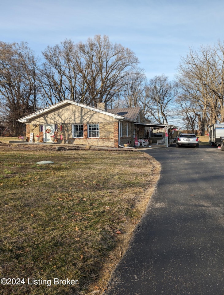 5217 Maple Spring Dr Louisville KY 40229 home for sale MLS 1654074